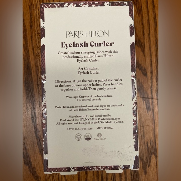 💎PARIS HILTON💎EYELASH CURLER 🤩A beauty essential! Beautiful rose-gold 💥NWT💥 - Picture 3 of 3